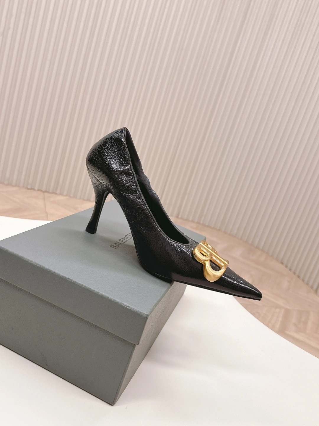 COCO-- 218593i161 818862WBD4T1080 Heel height：8.5CM cowhide sheepskin item:E-X158E1424W